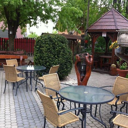 Bed and Breakfast Sarokhaz Panzio Vecsés Exteriér fotografie